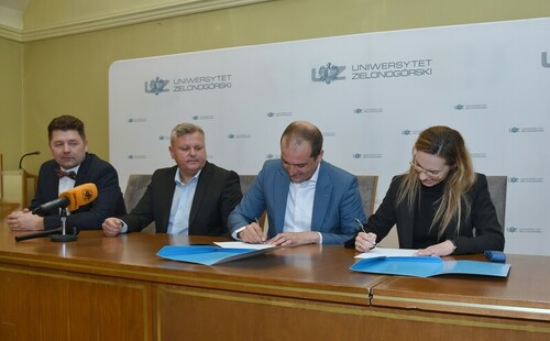 Podpisanie listu intencyjnego o współpracy między firmą Smulders Projects Poland Sp. z o.o. a Uniwersytetem Zielonogórskim